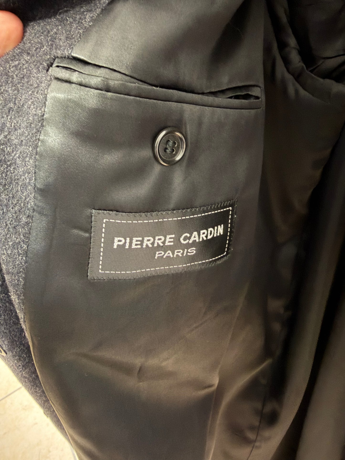Cappotto doppiopetto in lana grigio scuro di Pierre Cardin