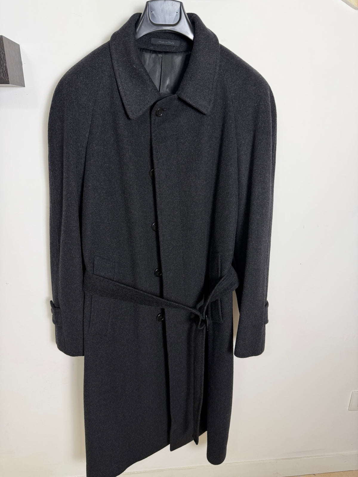 Cappotto doppiopetto in lana grigio scuro di Pierre Cardin