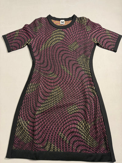 Abito corto M Missoni in maglia jacquard lurex multicolore visto per intero