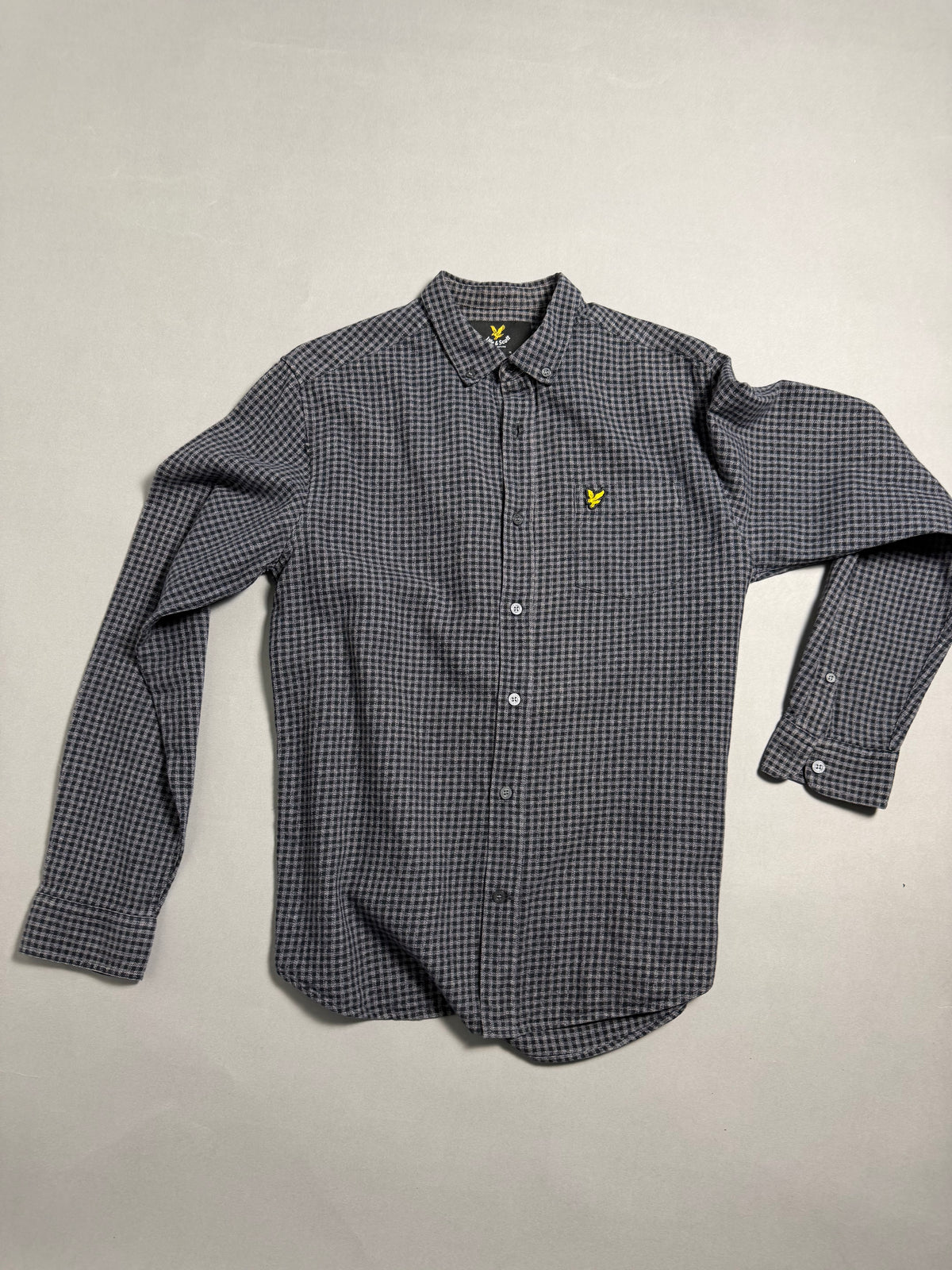 Camicia a maniche lunghe Lyle & Scott a micro quadretti grigio e nero