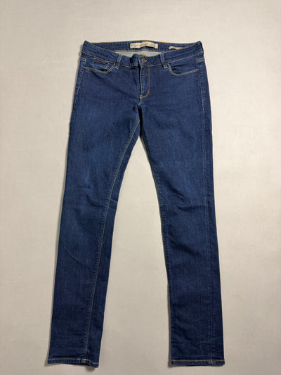 Vista frontale completa dei jeans skinny GUESS blu scuro