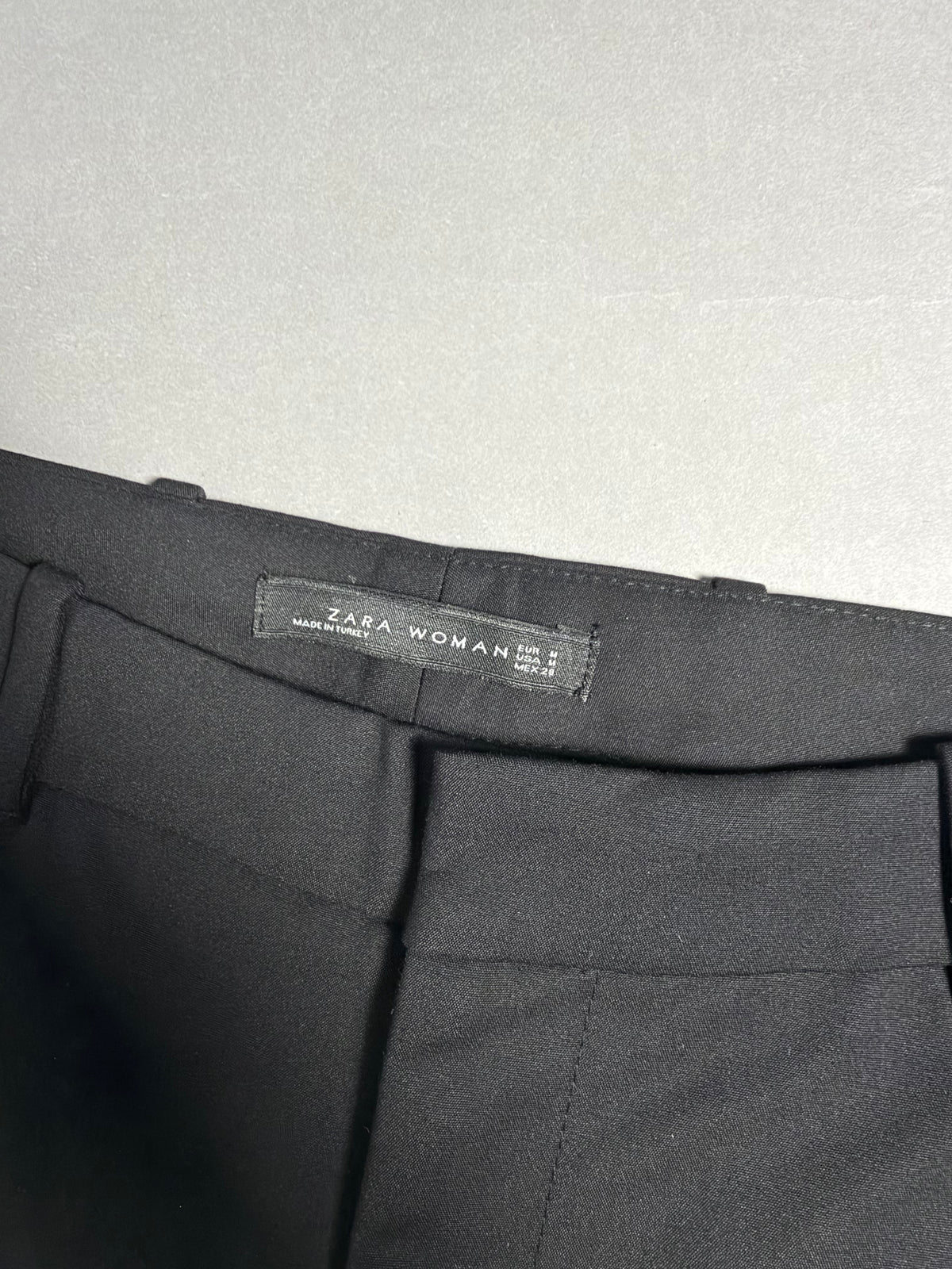 Dettaglio etichetta interna Zara Woman taglia EUR M