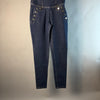 Vista frontale jeans skinny blu scuro Guess con bottoni decorativi sui fianchi