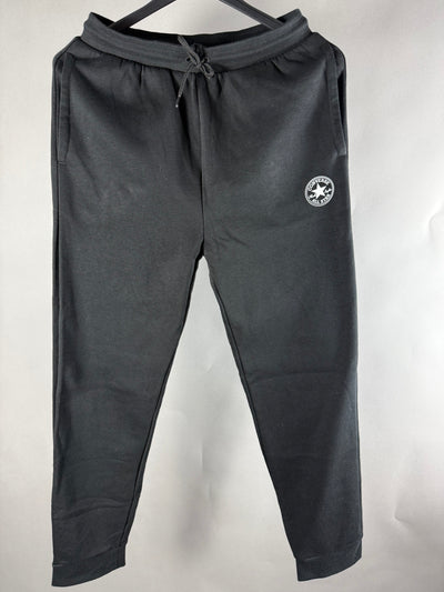 Pantaloni jogger Converse neri da ragazzo vista frontale completa