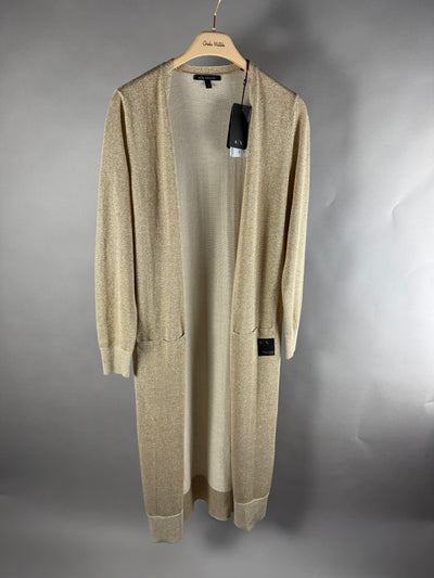 Vista frontale del cardigan lungo dorato Armani Exchange con tasche e cartellino