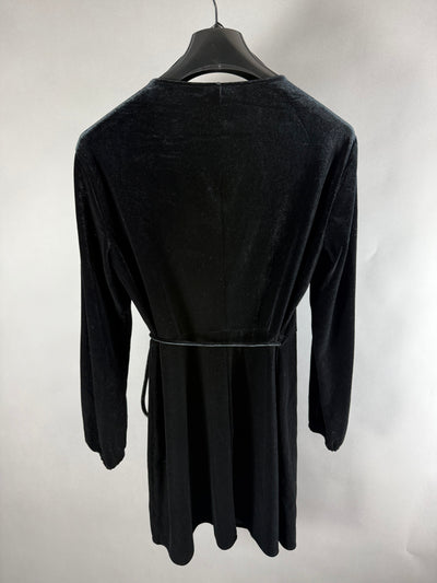 Retro del vestito Zara Woman nero in velluto con maniche lunghe e gonna svasata