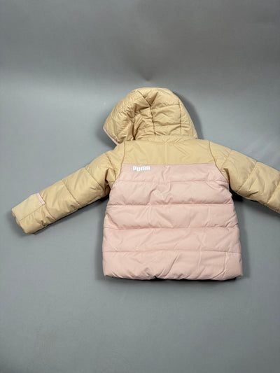 Retro del piumino Puma rosa e beige con cappuccio e logo bianco